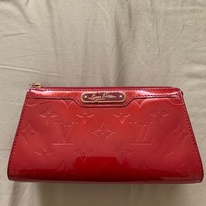 Red wallet
